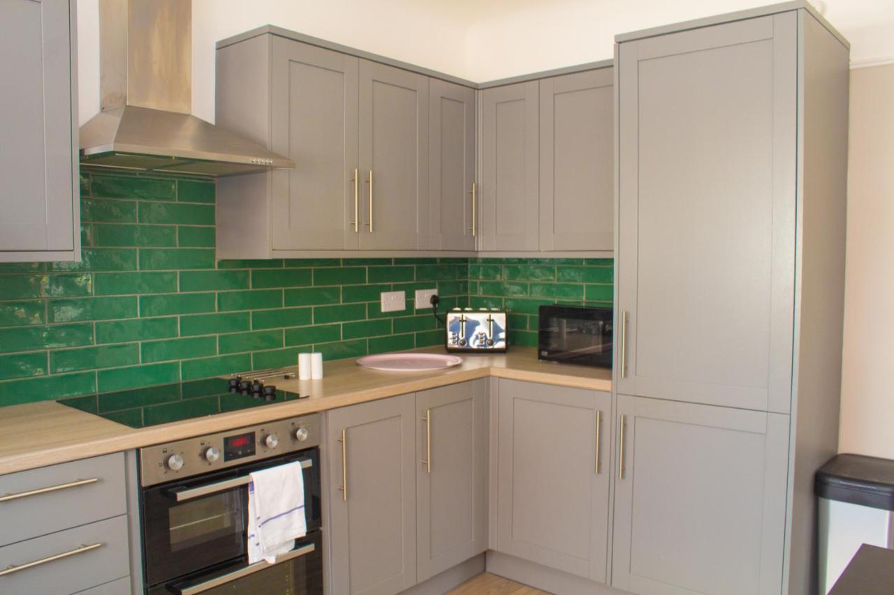 Cosy 3Bed Bungalow In West Kirby, Free Parking Frankby Екстер'єр фото